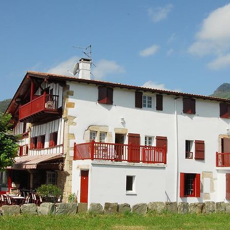 Hotel Pikassaria Сар Екстериор снимка