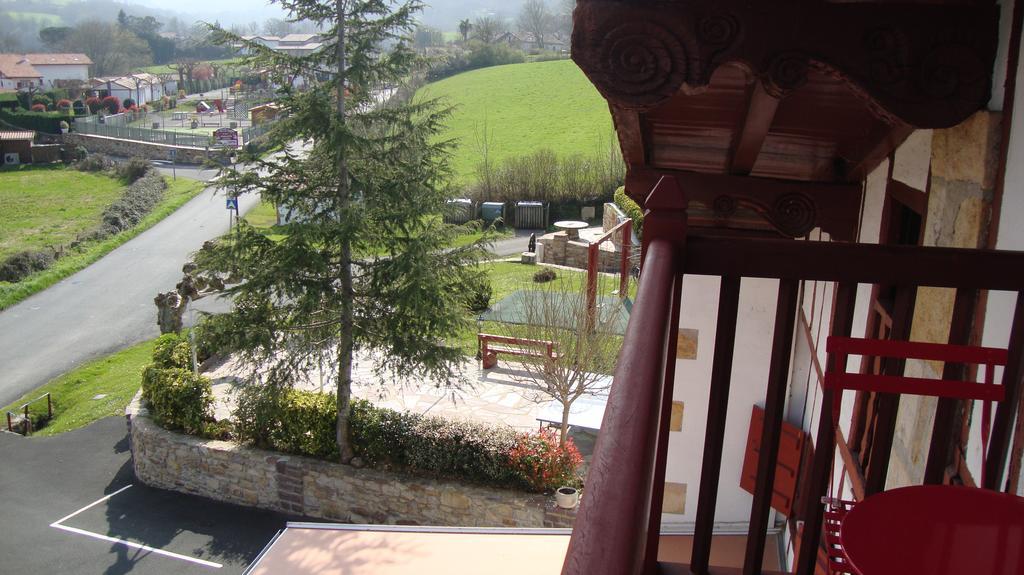 Hotel Pikassaria Сар Екстериор снимка